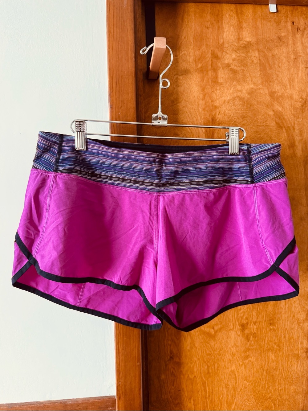 Lululemon Athletica Athletic Shorts Striped Waistband Running Gym Women’s 10